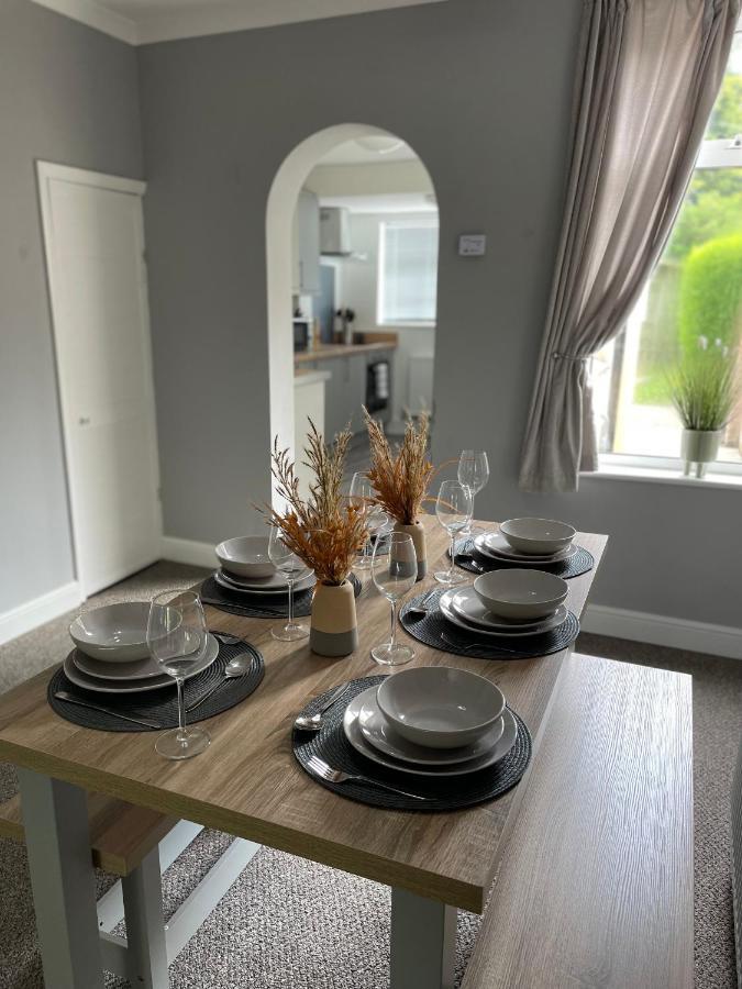Comfy Home For Contractors And Families With Free Parking - Sage View 올더숏 외부 사진