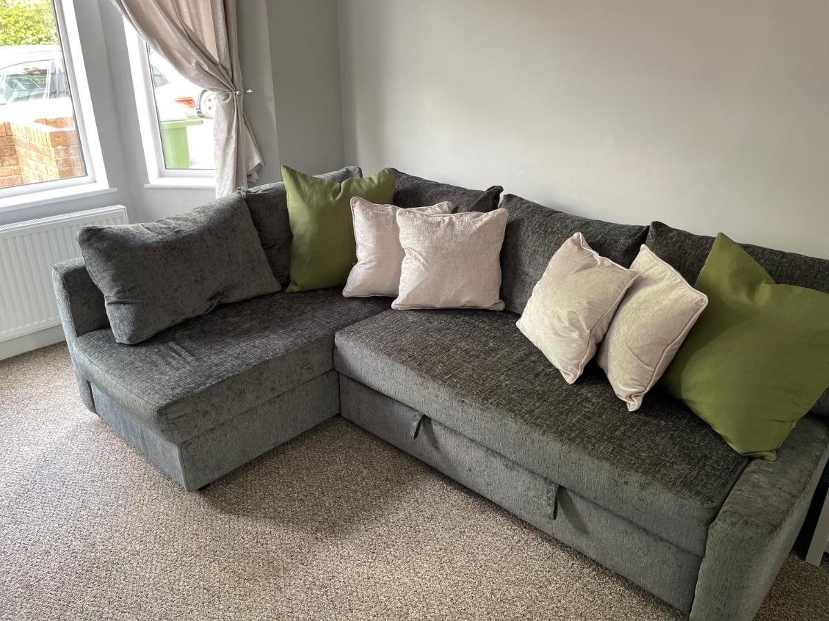 Comfy Home For Contractors And Families With Free Parking - Sage View 올더숏 외부 사진