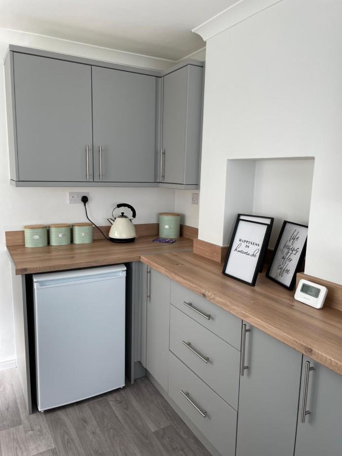 Comfy Home For Contractors And Families With Free Parking - Sage View 올더숏 외부 사진
