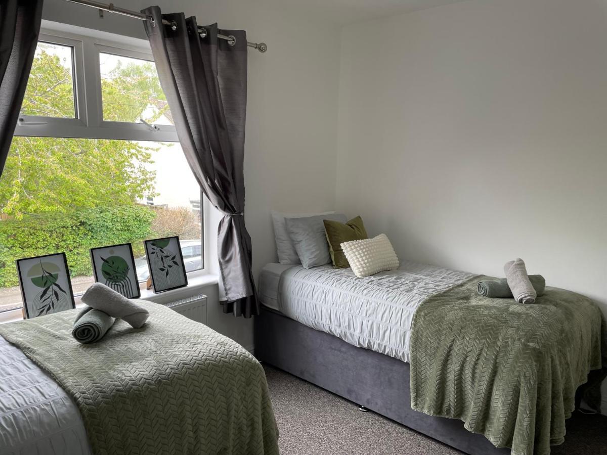 Comfy Home For Contractors And Families With Free Parking - Sage View 올더숏 외부 사진